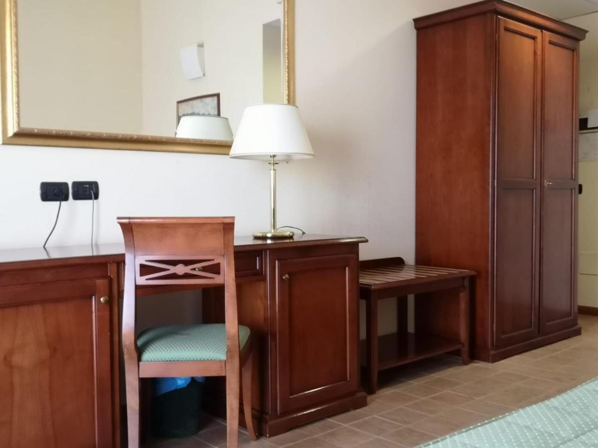 Hotel Villa Peretti Gela Luaran gambar